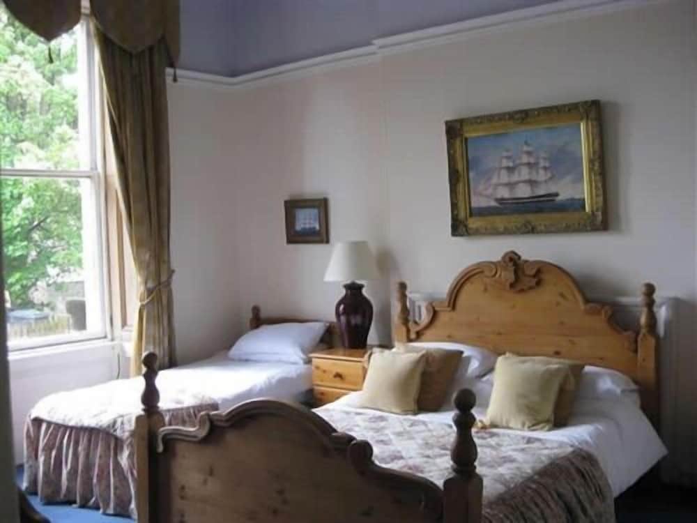 Suite, Ensuite (4 Person)