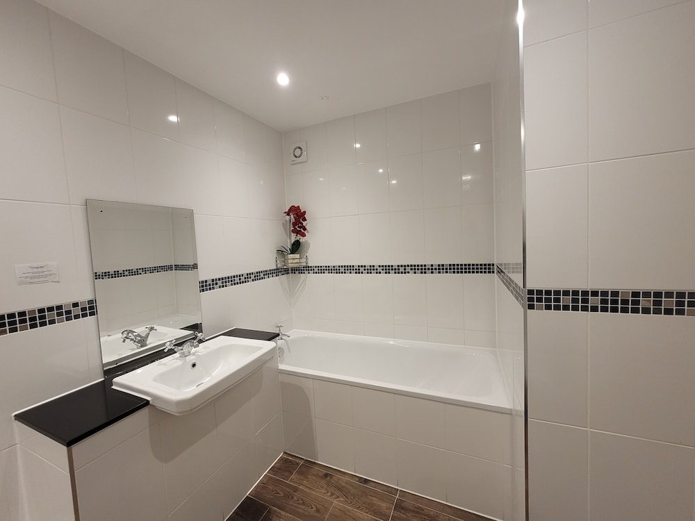 Junior Suite, 1 King Bed - Photo 11