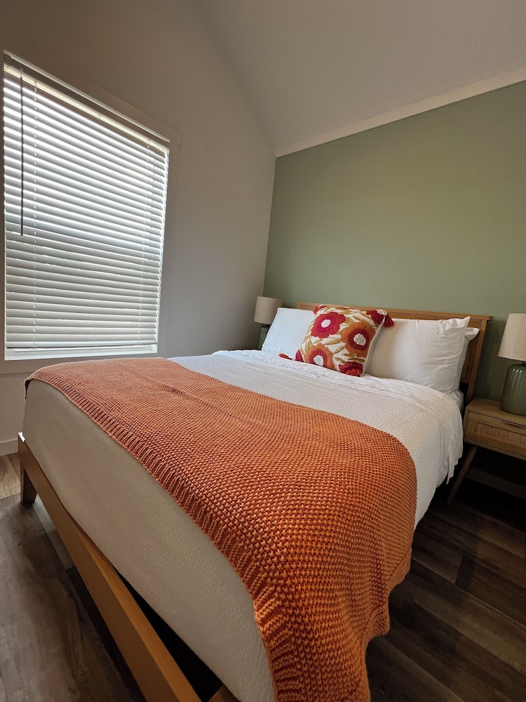 Premier Cabin