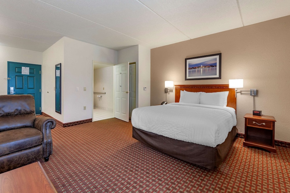 Business Suite, 1 Queen Bed With Sofa Bed, Accessible, Non Smoking photo 1