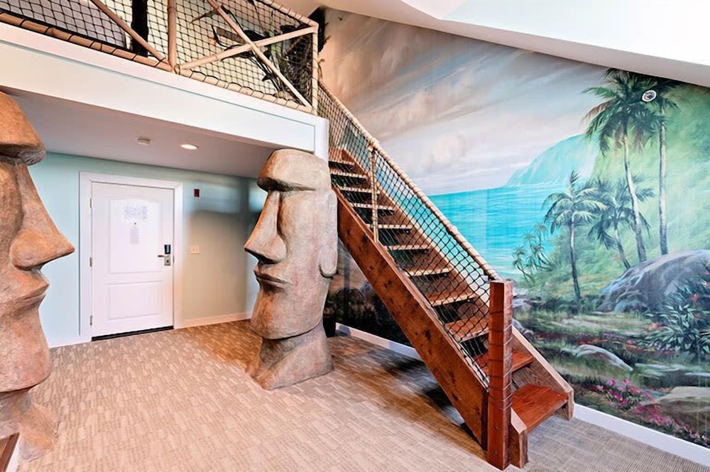 Tahitian Treegouse photo 1