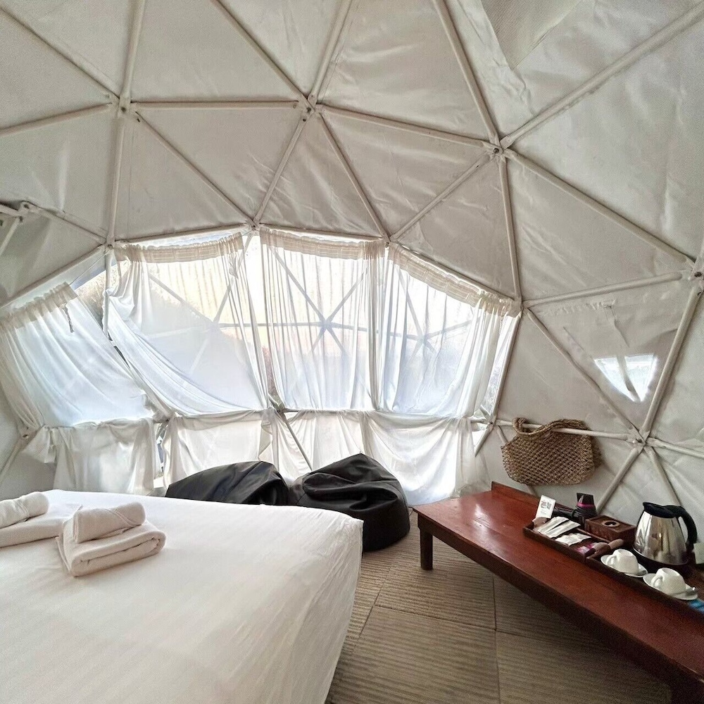White Dome photo 3