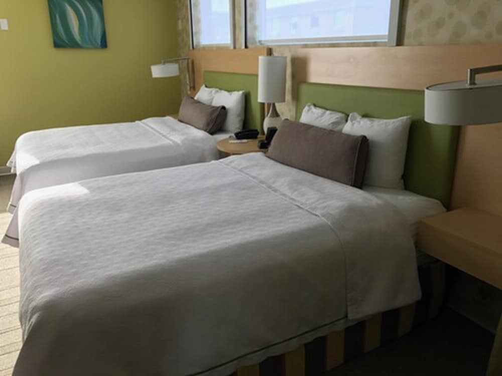 Room, 2 Queen Beds, Accessible (3x3 Transfer Shower) photo 2