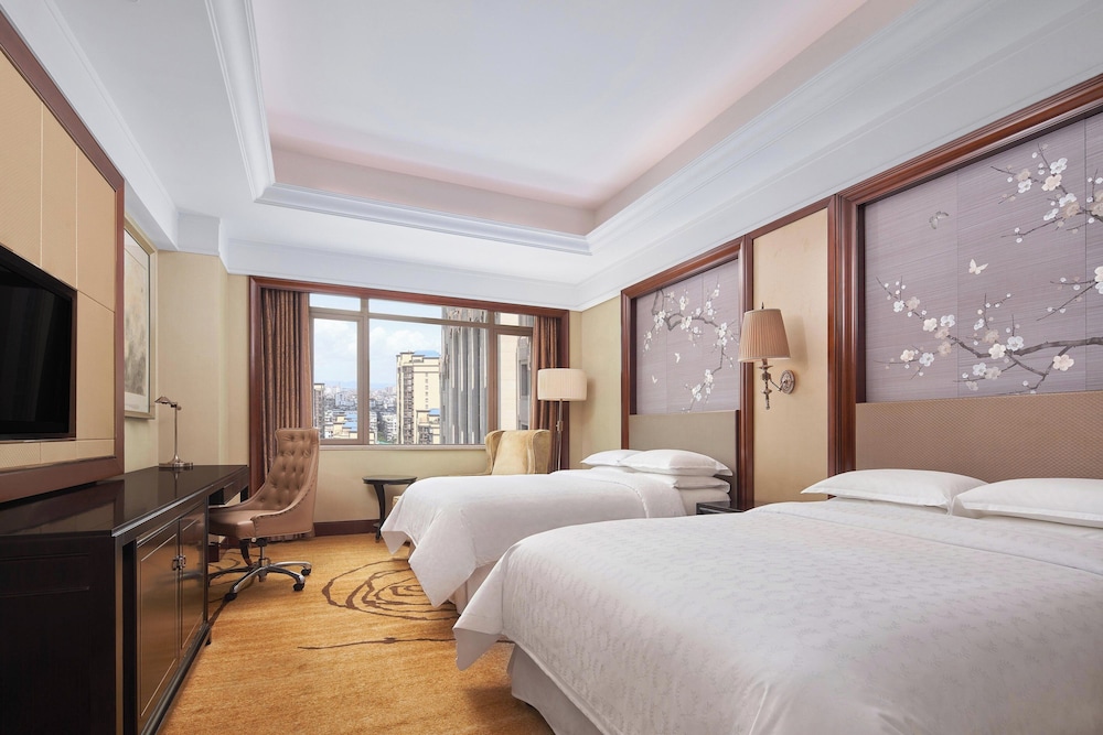 Room, 2 Double Beds, City View