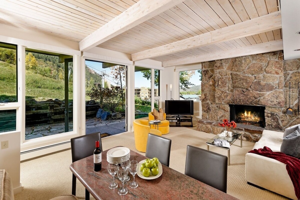 Condo, 3 Bedrooms