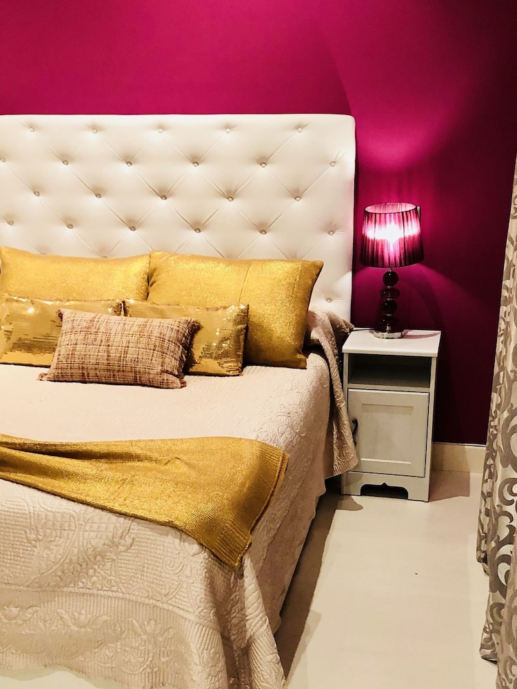 Deluxe Apartment, 2 Bedrooms, Kitchen, Corner