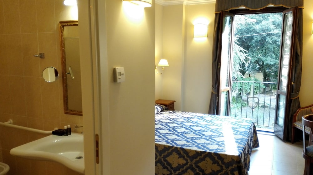 Double Room Single Use (Accesso Disabili) photo 2