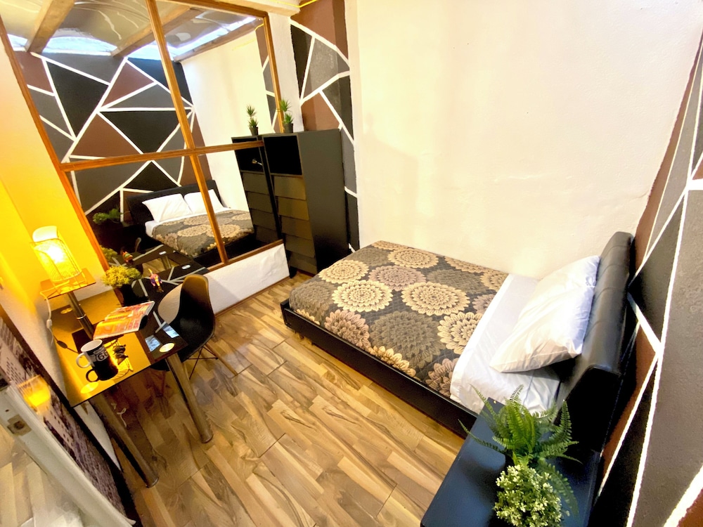 Economy Room, Shared Bathroom