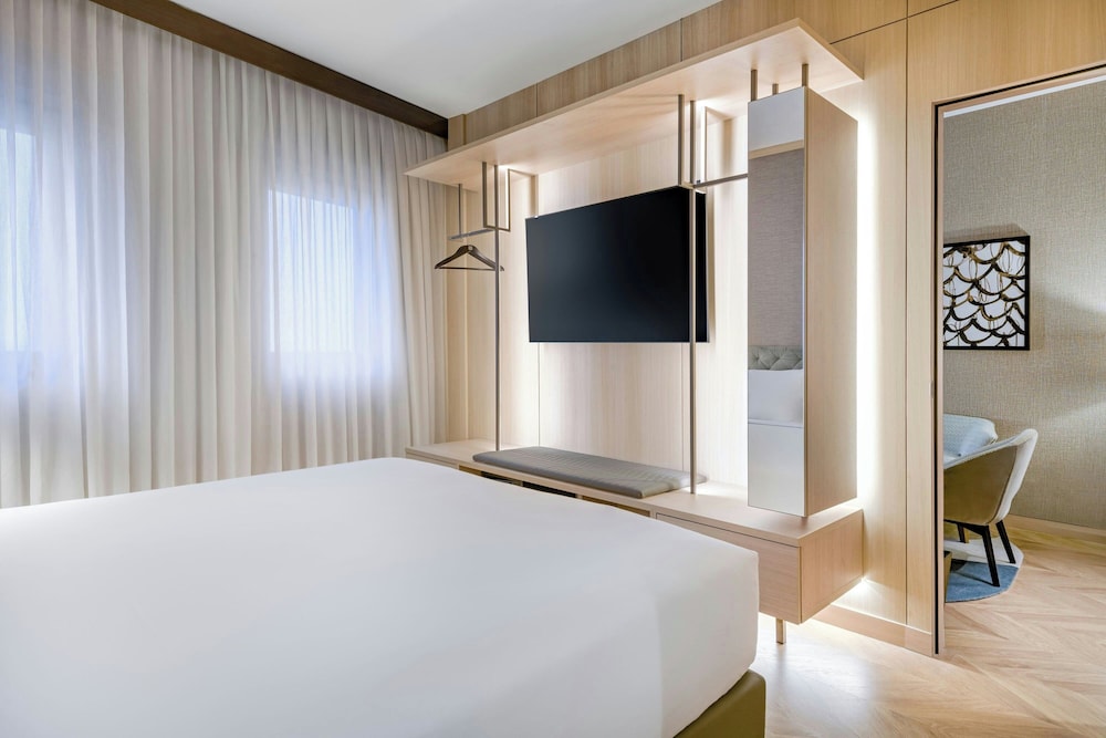 Superior Room, 1 King Bed
