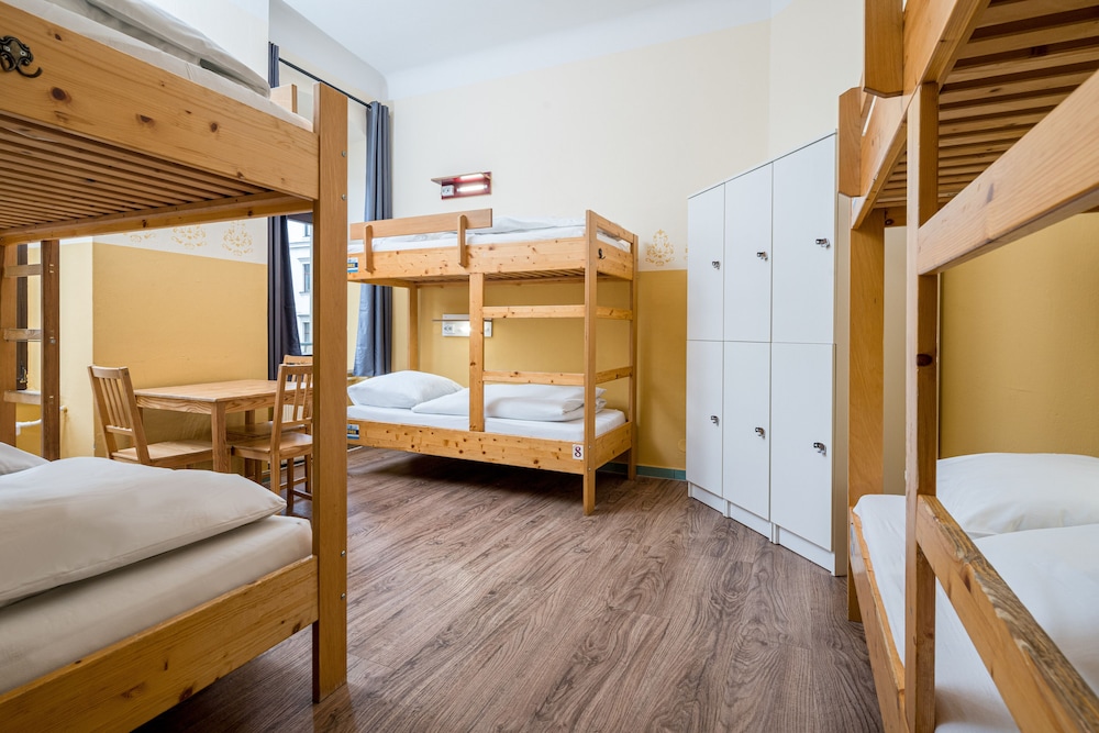 Basic Shared Dormitory, Shared Bathroom photo 3