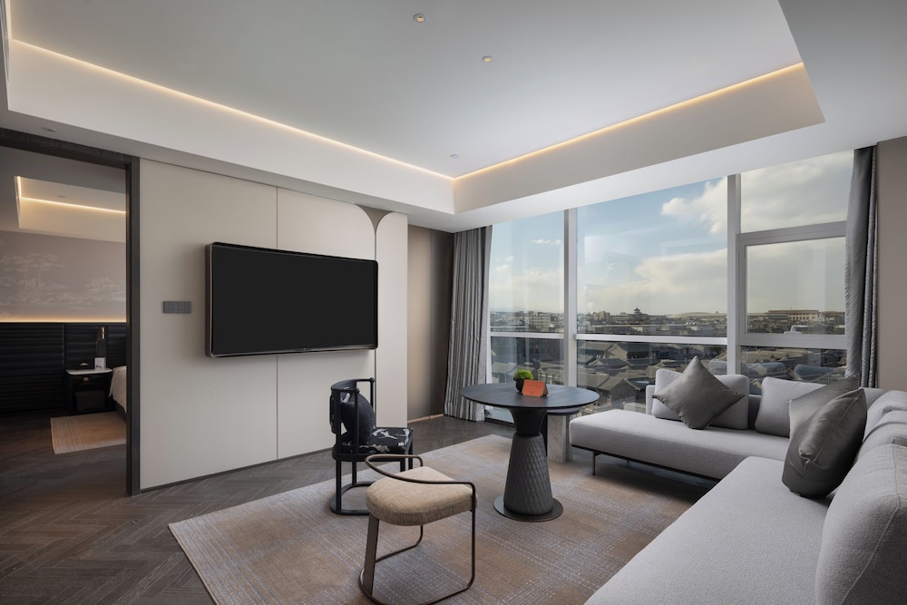 Hutong View Suite