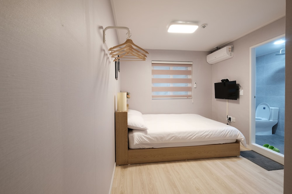Double Room - Photo 3