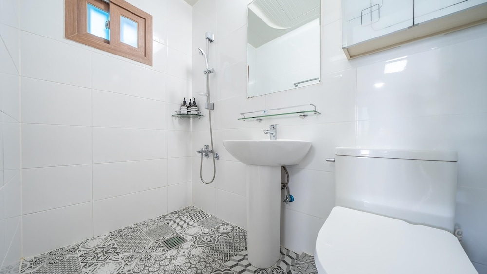 Basic Room, 1 Bedroom (C1) - Photo 4