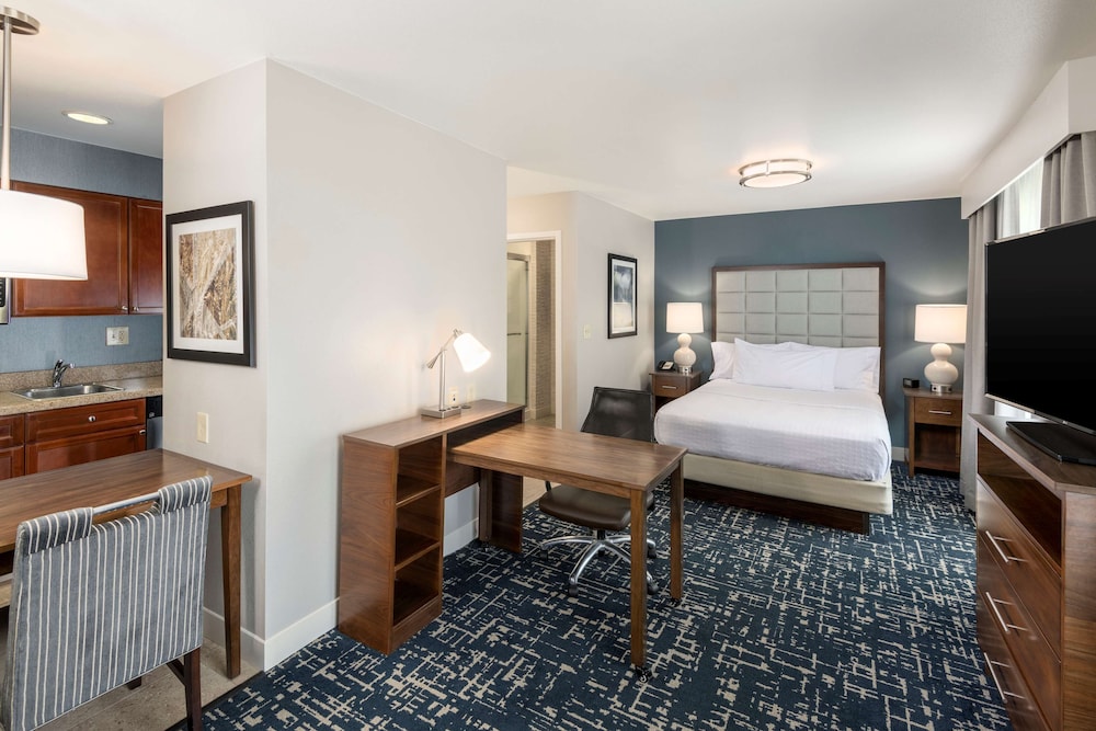 Studio Suite, 1 Queen Bed, Non Smoking - Photo 3