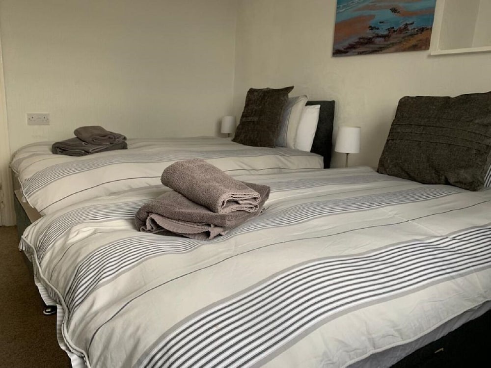 Basic Double or Twin Room, Shared Bathroom, City View (Twin/Double Room 3rd Flr) photo 2
