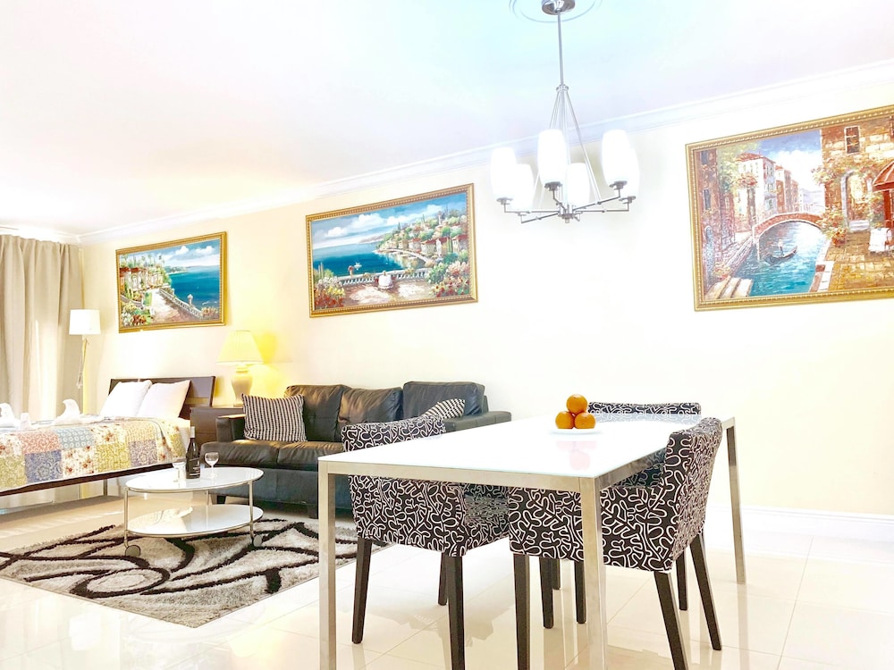 Classic Apartment, 1 Bedroom, Partial Ocean View photo 3