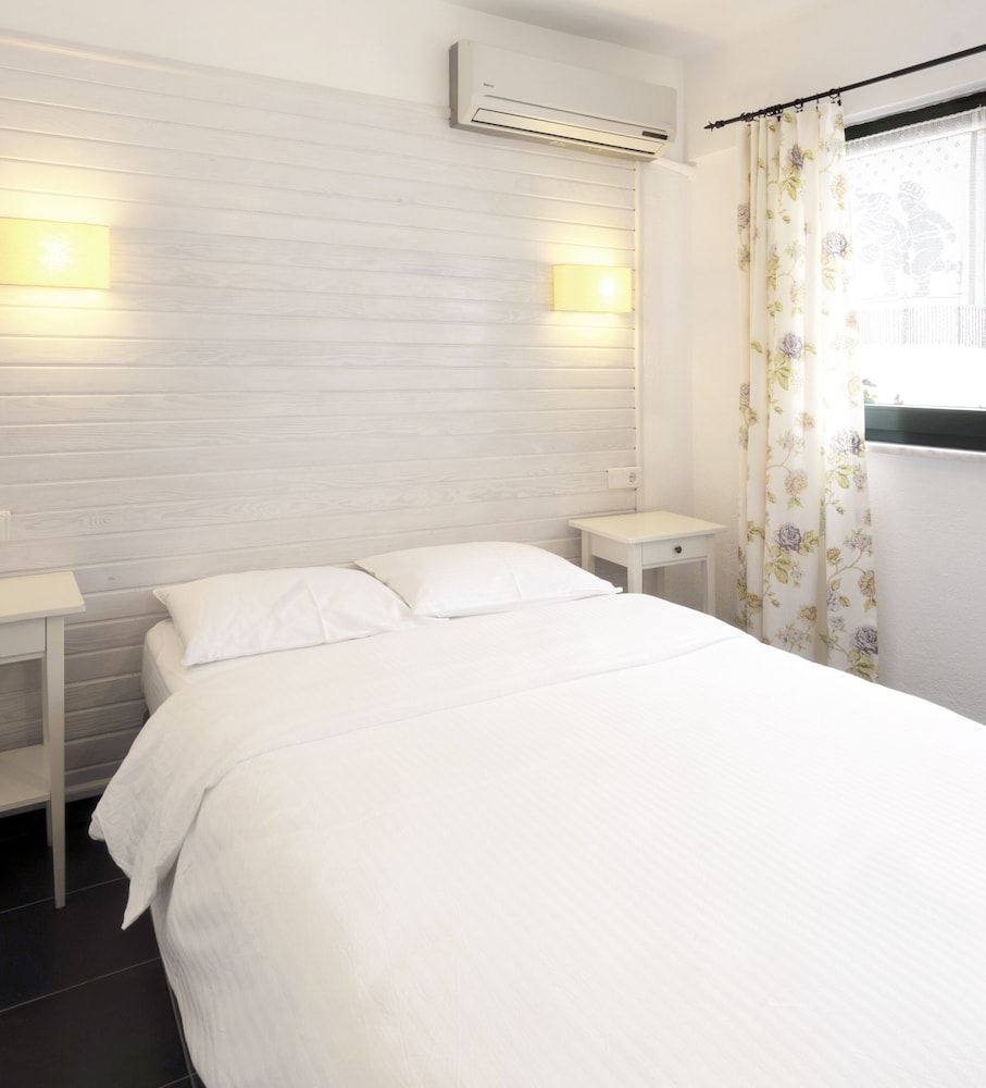 Economy Double Room photo 2