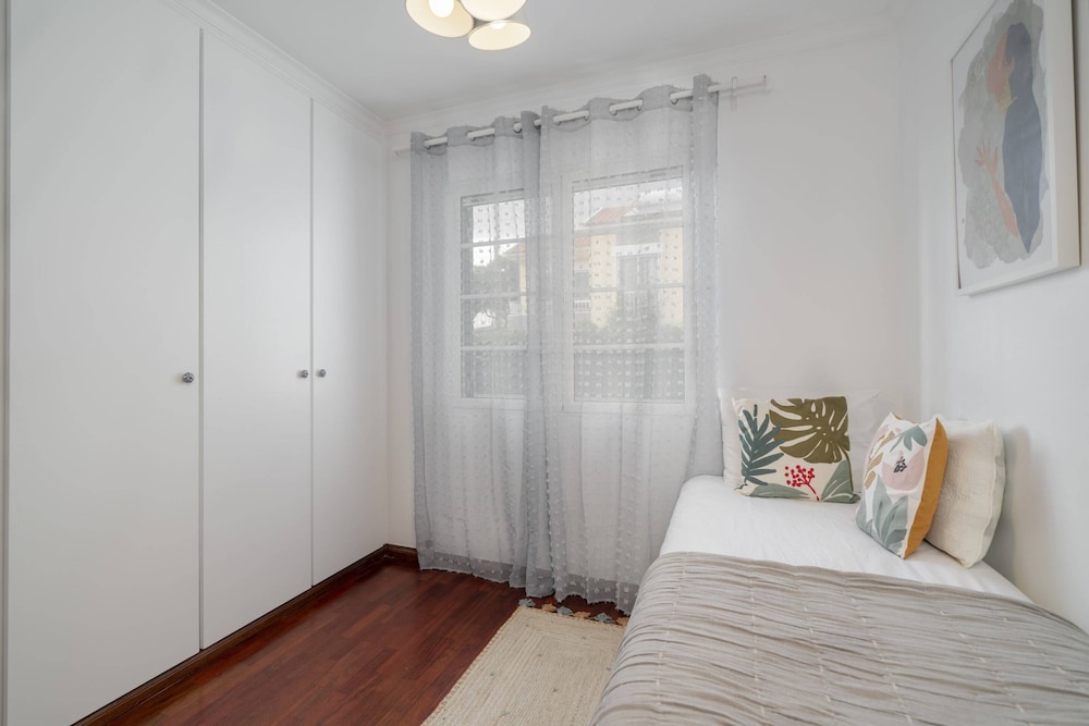 Basic House, Multiple Beds photo 1