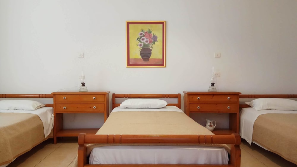 Economy Triple Room (5) photo 2