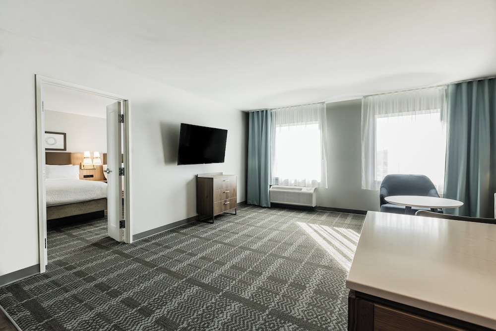 Suite, 1 Bedroom, Kitchen (Dining) - Photo 1