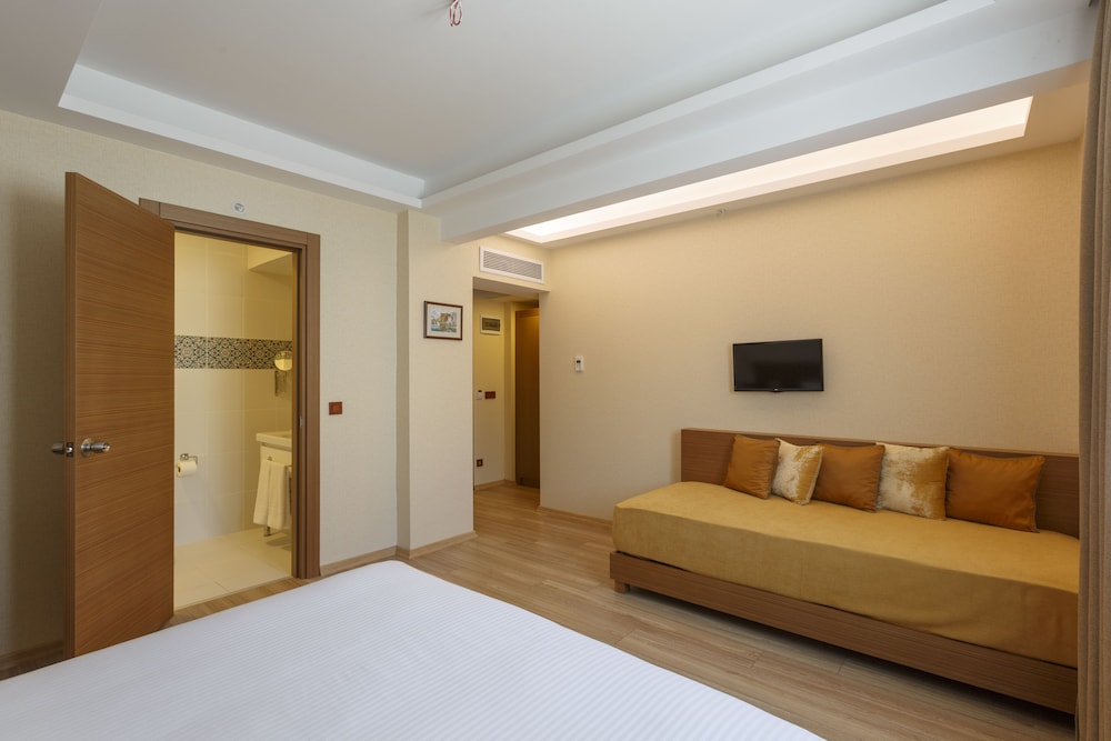 Standard Triple Room photo 2