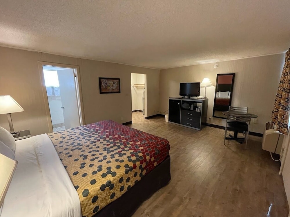 Standard Room, 1 King Bed