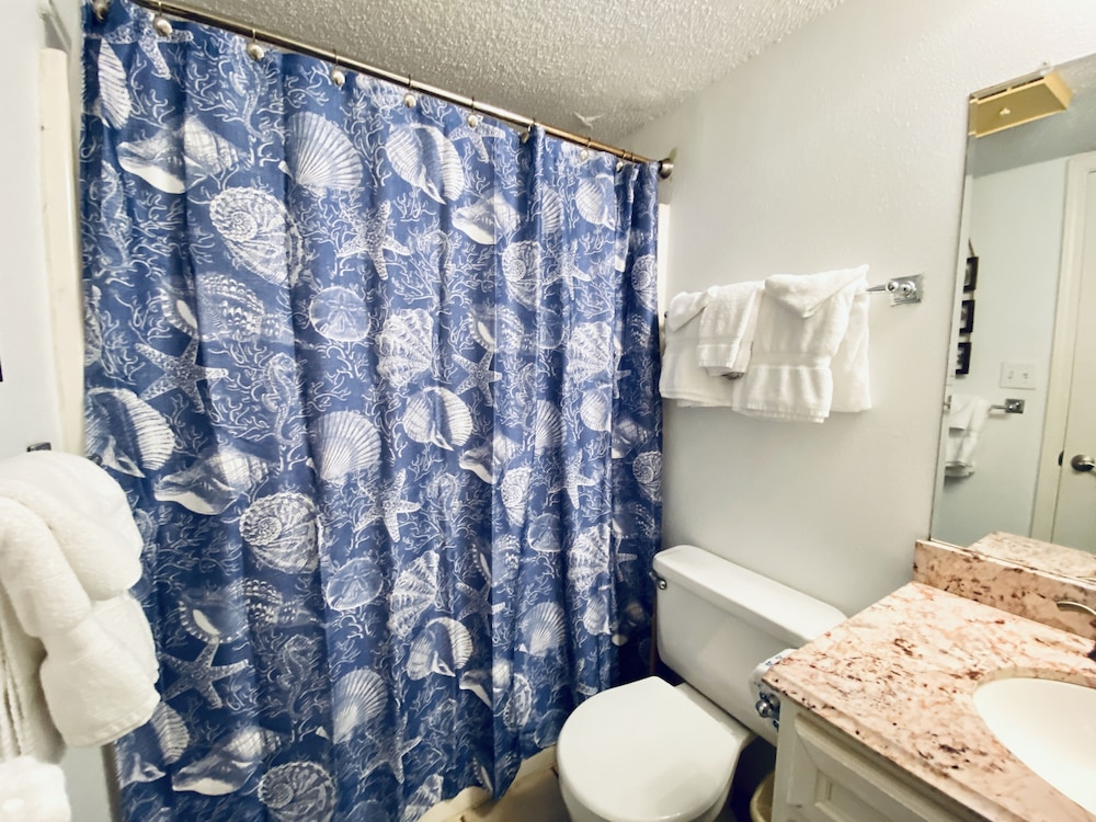 Condo, 1 Bedroom, Balcony, Beachfront (1.5 Bathrooms) photo 2