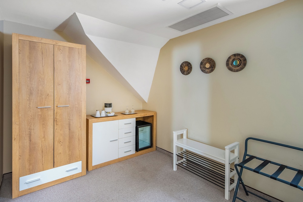 Suite - Photo 5