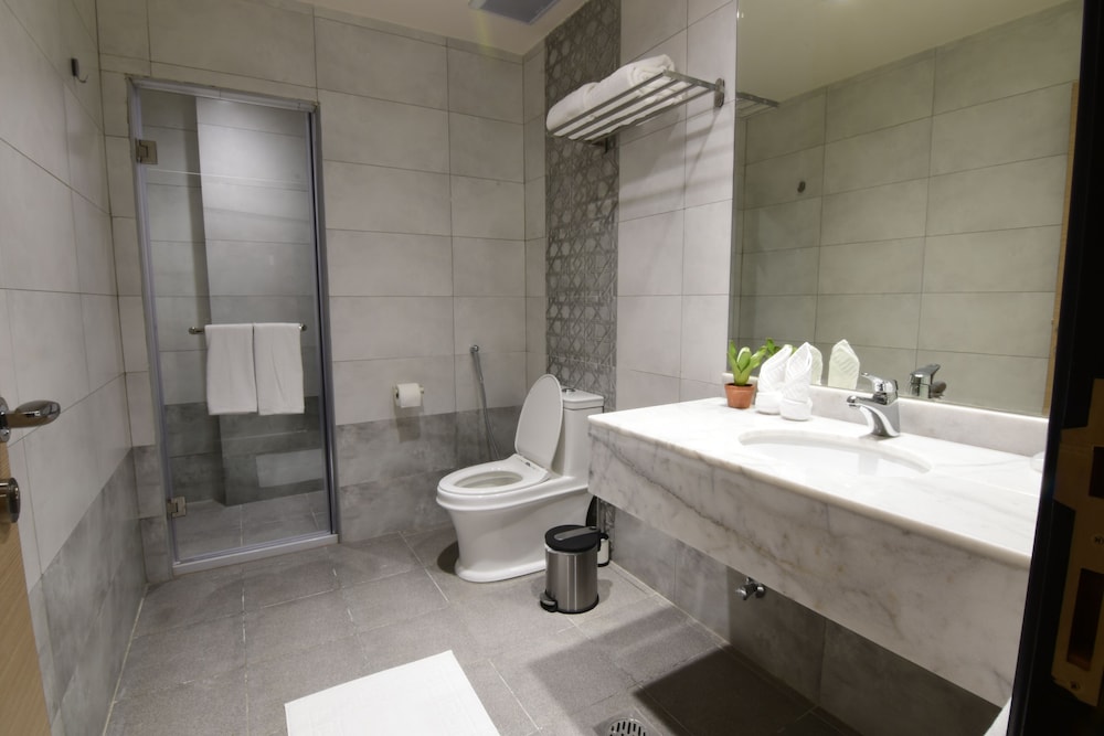 Deluxe Twin Room - Photo 11