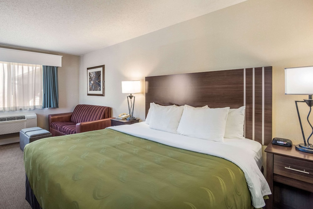 Business Room, 1 King Bed - Photo 5