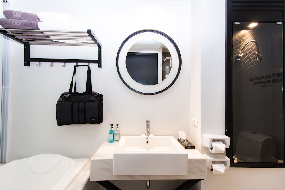 Deluxe Room, Pool Access - Photo 14
