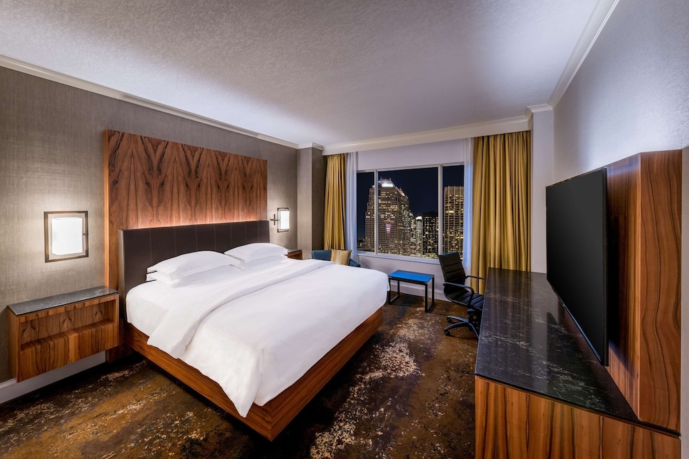 Regency, Suite, 1 King Bed