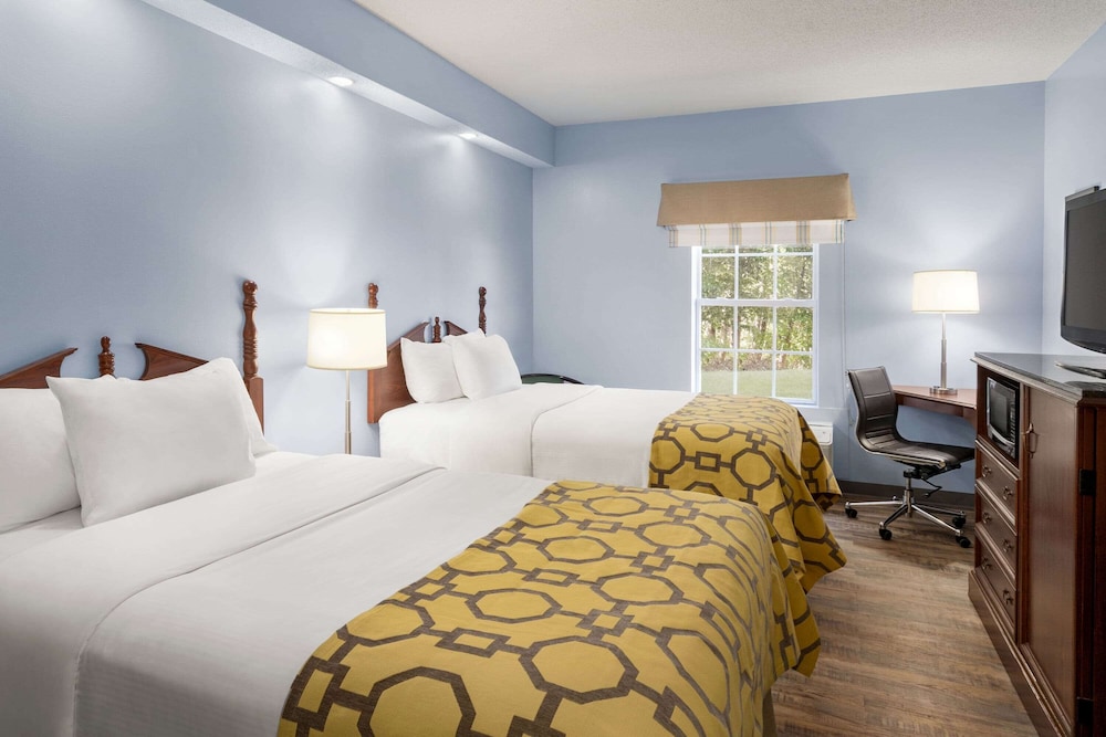Room, 2 Double Beds, Non Smoking (Pet Friendly) - Photo 1
