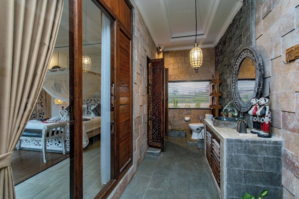 One Bedroom Deluxe with Plunge Pool - Photo 3