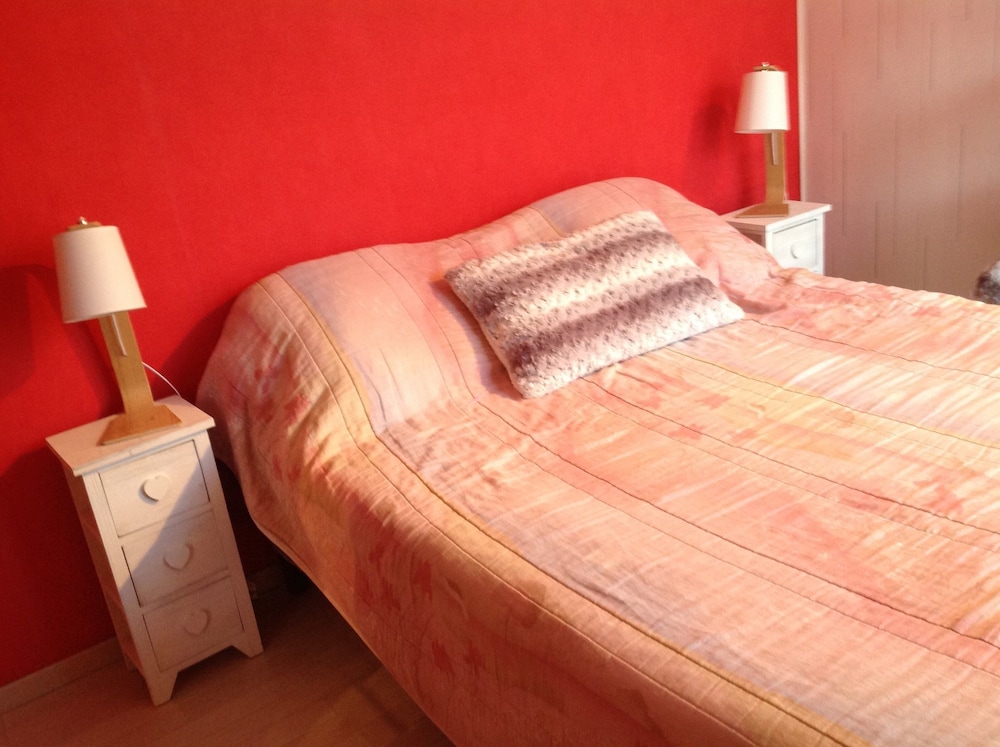 Double Room, Non Smoking (Rouge) photo 1