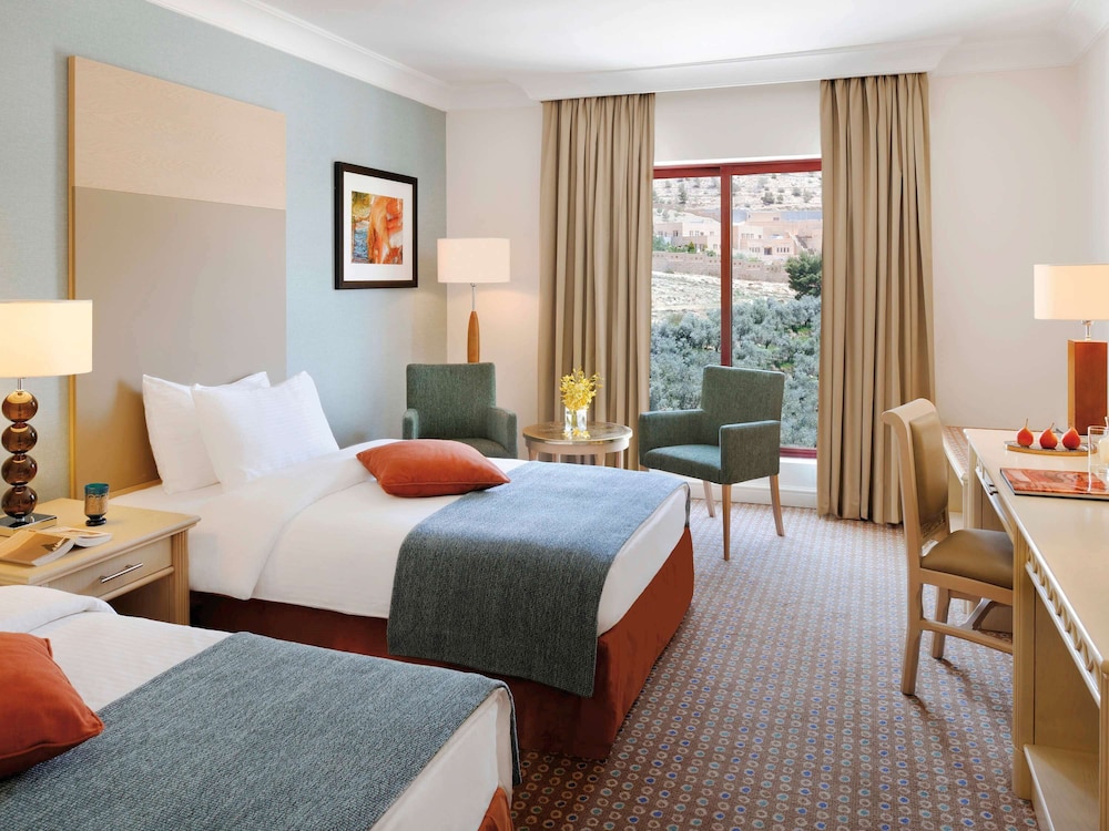Classic Twin Room, 2 Twin Beds - Photo 8