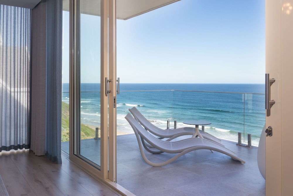 Superior Sea Facing Suite - Photo 4