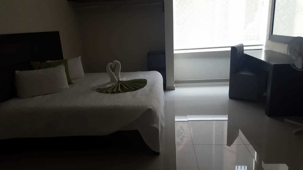 Business Apartment, 1 King Bed, Kitchenette photo 2