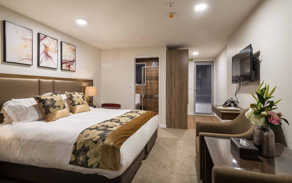 Deluxe King/Twin Studio