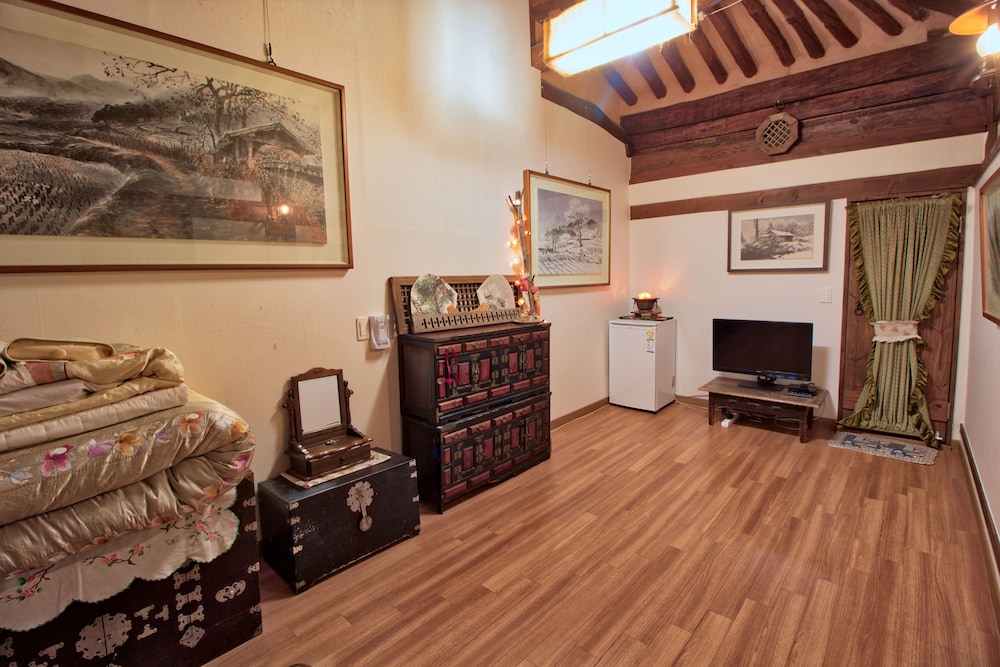 Traditional Room(Mokryeon) - Must contact the property before Check-In photo 3