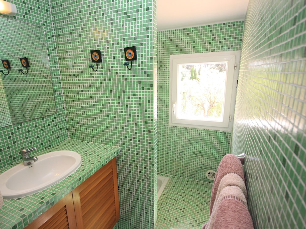 Traditional Villa, Private Bathroom, Park View photo 3