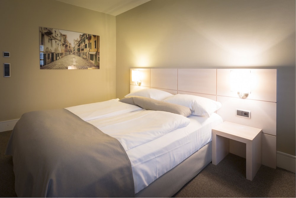 Classic Double Room - Photo 4