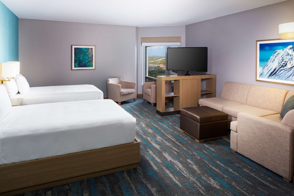 Suite, 2 Double Beds, Accessible (with Shower) - Photo 4