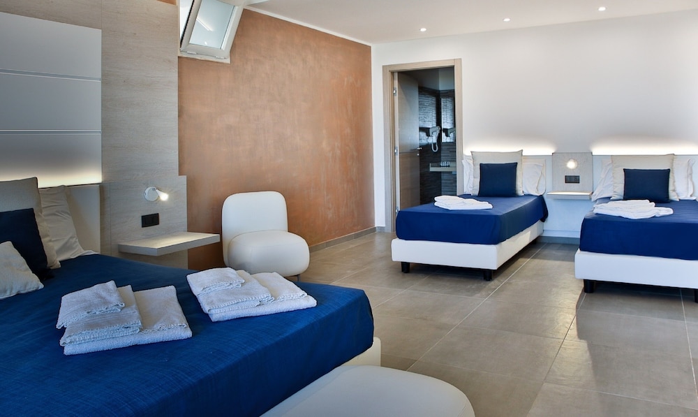 Standard Quadruple Room - Photo 5