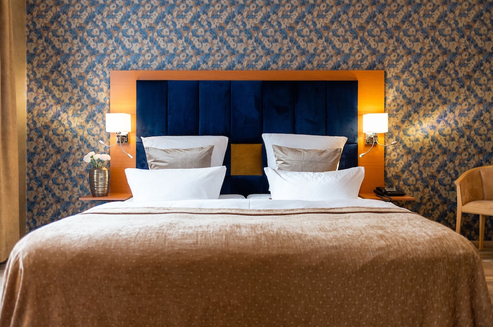 Suite, 1 King Bed, 2 Bathrooms, Garden Area (incl. 3.50€ per room/night Energy Fee) photo 2