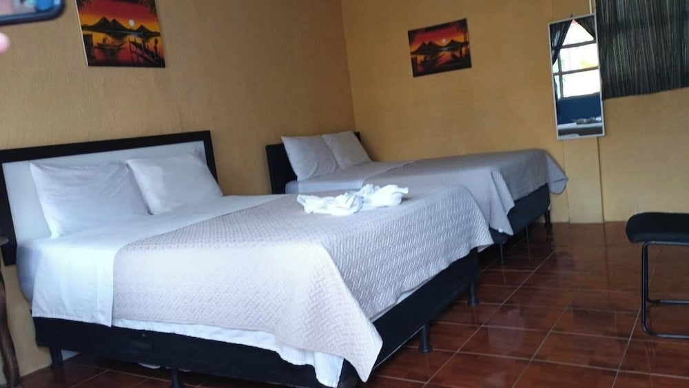 Classic Quadruple Room, Multiple Beds, Non Smoking photo 2