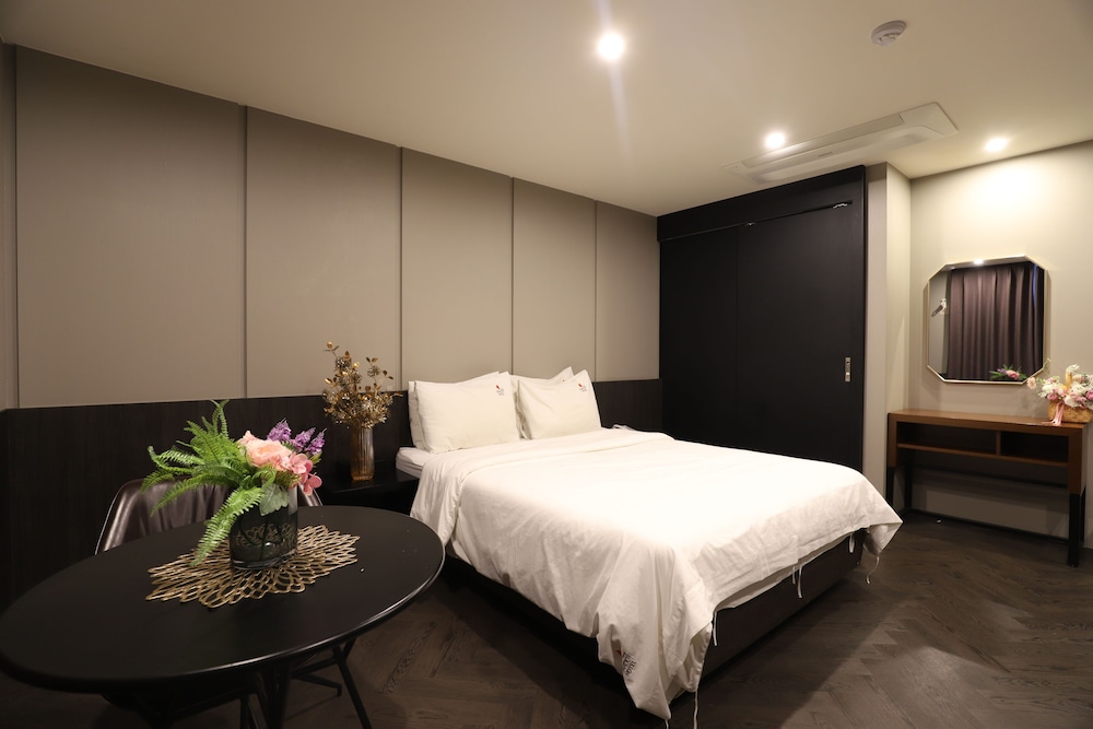 Deluxe Double Room - Photo 1