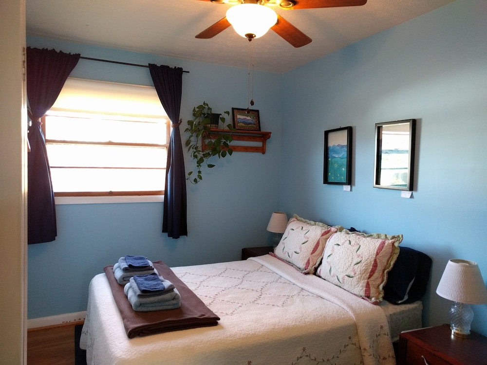 Room, 3 Bedrooms