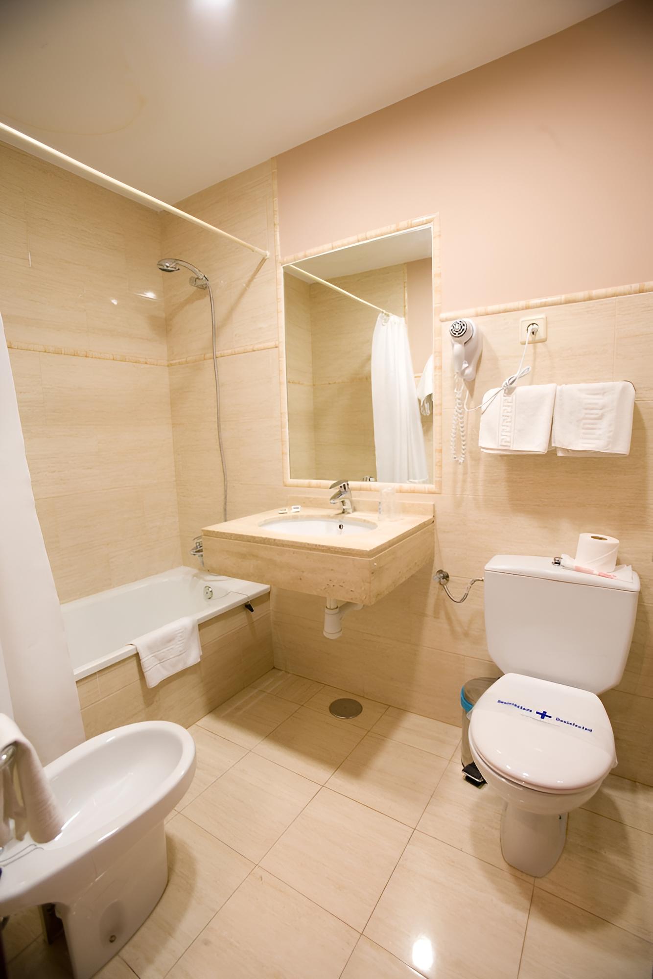 Triple Room photo 2
