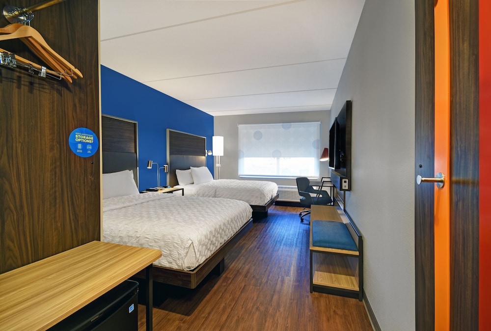 Room, 2 Queen Beds, Accessible, Bathtub (Mobility & Hearing) - Photo 5